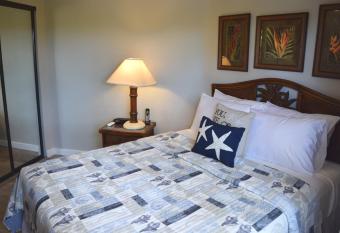 Maui Sunset B215 has rooms with a private hot tub