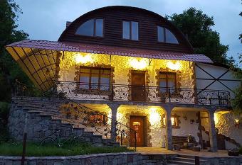 Chalet Akhalcikhe has Smoking/Balcony rooms