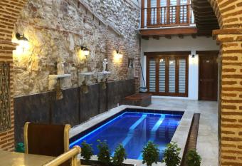 Akel House Hotel has Balcony rooms