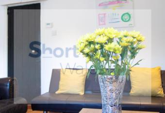 Cottage Hill allows 18 year olds to book a room