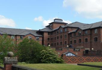 DoubleTree by Hilton Stoke-on-Trent, United Kingdom allows 18 year olds to book a room