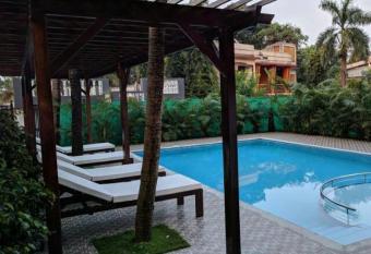 Motel La Grandeur has Balcony rooms