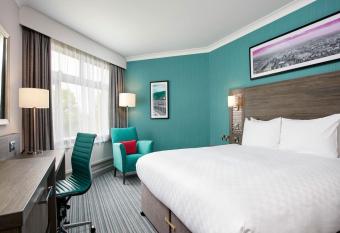Leonardo Hotel Cheltenham - Formerly Jurys Inn allows 18 year olds to book a room