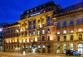 ibis Styles Manchester Portland allows 18 year olds to book a room