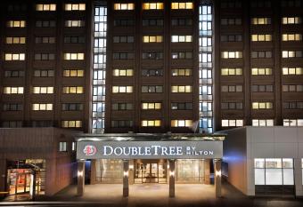 DoubleTree by Hilton Glasgow Central allows 18 year olds to book a room
