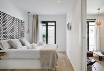 Destino Sitges allows 18 year olds to book a room