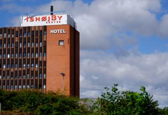 Zleep Hotel Ish  j allows 18 year olds to book a room