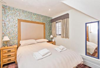 Duke of Wellington allows 18 year olds to book a room