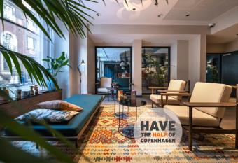 Motel One Copenhagen allows 18 year olds to book a room