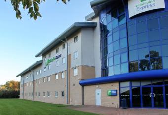 Holiday Inn Express Southampton - M27, J7, an IHG Hotel allows 18 year olds to book a room