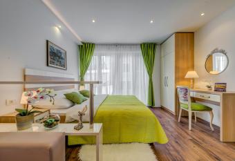 Room&studio Apartment Just Enjoy has Balcony rooms