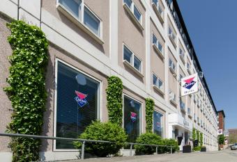 Cabinn Scandinavia allows 18 year olds to book a room