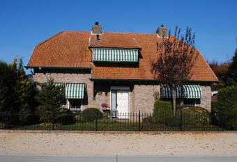 Elegance Hamont has Balcony rooms