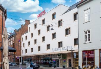 Cabinn Aarhus allows 18 year olds to book a room