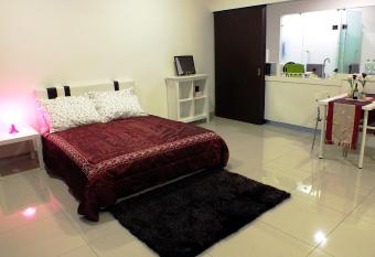Zen Studio @ Trefoil Setia Alam has Balcony rooms