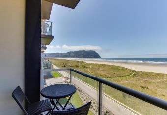 Sand & Sea: Sailor's Retreat (400) has Balcony rooms