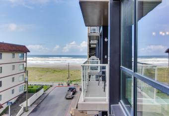 Sand & Sea: The Holladay (418) has Balcony rooms