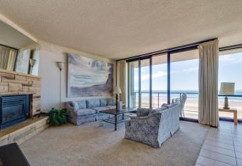 Sand & Sea: Beach Palette (602) has Balcony rooms