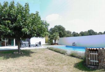 Villa Coloniale allows 18 year olds to book a room