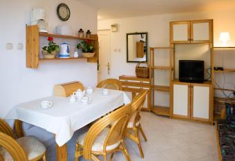 Lid   T  rsasnyaral   has Balcony rooms