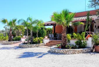 Villa da giusi has Smoking rooms