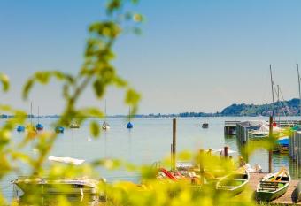 G  stehaus am See allows 18 year olds to book a room