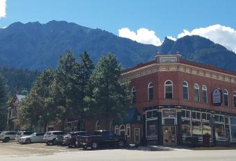 Hotel Ouray - for 12 years old and over allows 18 year olds to book a room