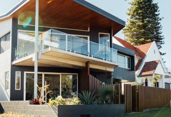 BULC Boutique Bed & Breakfast has Balcony rooms