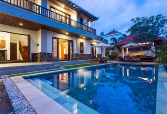 Villa Sabasanti Gianyar has Balcony rooms