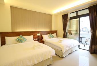 Yuli Happiness B&B has Balcony rooms