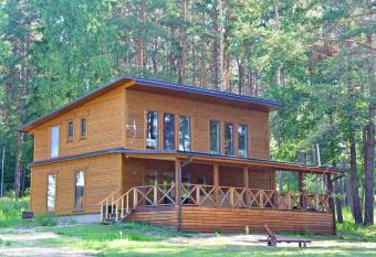 Duriu sodyba has rooms with a private hot tub