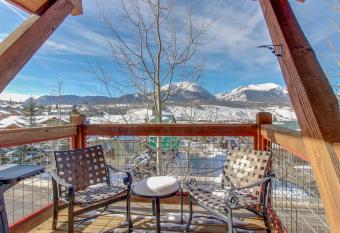 Dillon Ridge Retreat has Balcony rooms