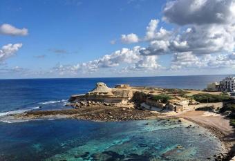 Sunset Seaview Accommodation allows 18 year olds to book a room