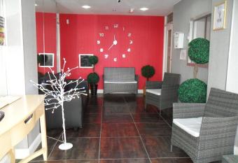 The Beach Hotel And Apartments has Balcony rooms