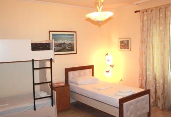 Villa Center has rooms with a private hot tub