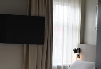 Hotel Local 101 has Balcony rooms