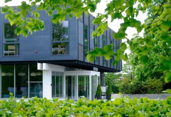 Zleep Hotel Copenhagen Airport allows 18 year olds to book a room