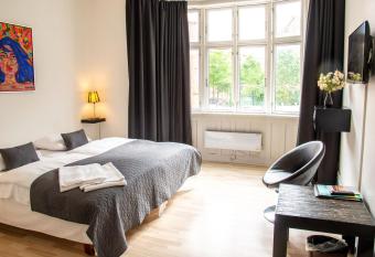 Hotel Amager allows 18 year olds to book a room