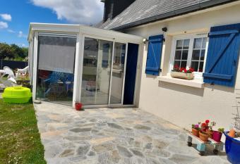 Maison Entre Terre et Mer has Balcony rooms