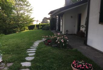 Elleboro allows 18 year olds to book a room