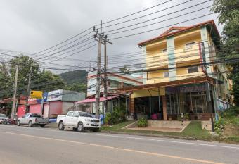 Pachumas Hotel has Balcony rooms