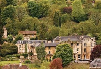 Best Western Limpley Stoke Hotel allows 18 year olds to book a room