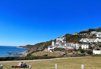 Watersmeet Hotel has Balcony rooms