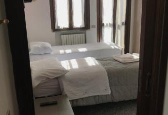 Camera con bagno Mirjana has Balcony rooms