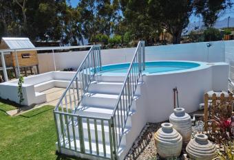 GreenHouse Accommodation has Balcony rooms