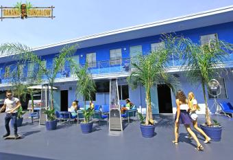 Banana Bungalow Hollywood Hotel & Hostel allows 18 year olds to book a room