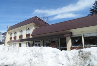 Lodge Villa Happo allows 18 year olds to book a room