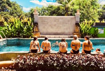 Lembongan Hostel allows 18 year olds to book a room