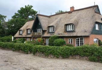 Reethus St  fs has Balcony rooms