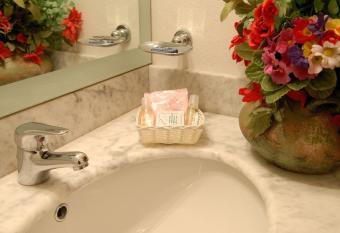 Hotel Cristallo has rooms with a private hot tub